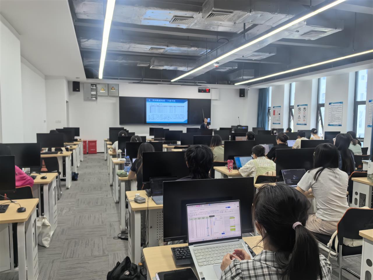 dd1c30610a4dc02b88b86db46eccb38.jpg dd1c30610a4dc02b88b86db46eccb38.jpg