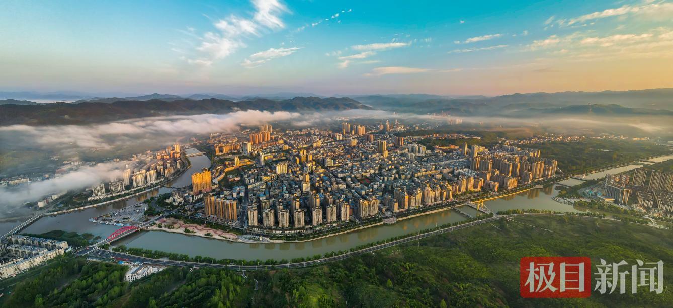 郧西县城全貌 郧轩文摄.png