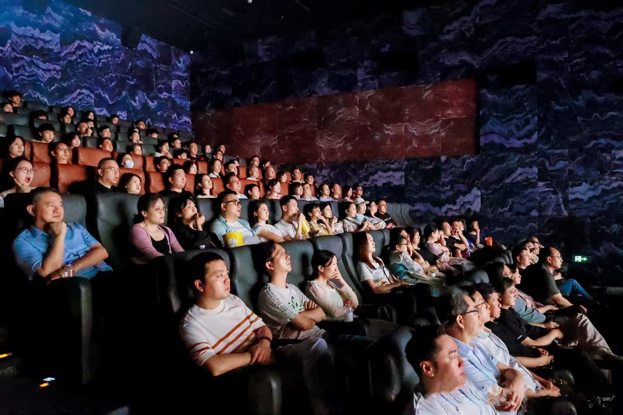 3 电影《捕风追影》成龙影视传媒学院专场点映活动现场。.jpg