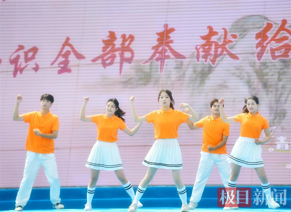 BB8AD3A74E67740586E2B5B60BE2A90C.jpg BB8AD3A74E67740586E2B5B60BE2A90C.jpg