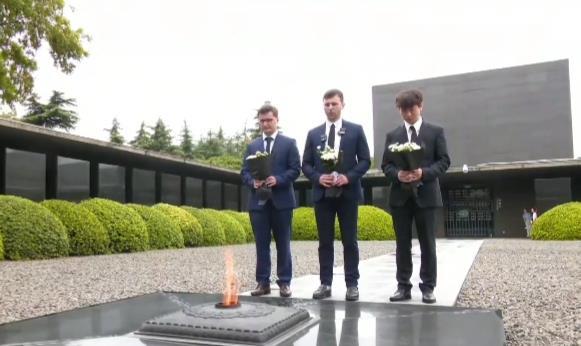 58882D3178A1B5AD56D9C7E8450D5E90.jpg 58882D3178A1B5AD56D9C7E8450D5E90.jpg