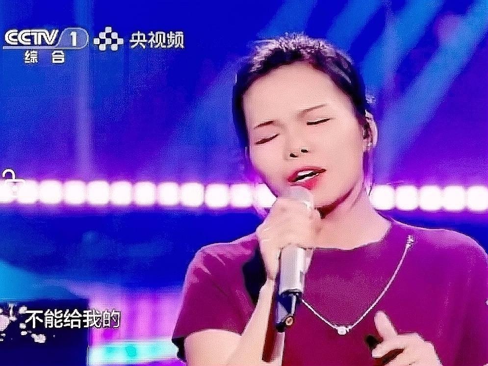 在央视舞台演唱.jpg 在央视舞台演唱.jpg