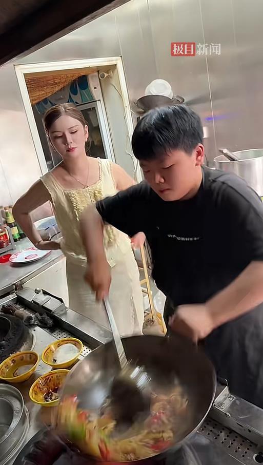 19E764D98FCAD68FE487003F2E3B6031.png 19E764D98FCAD68FE487003F2E3B6031.png