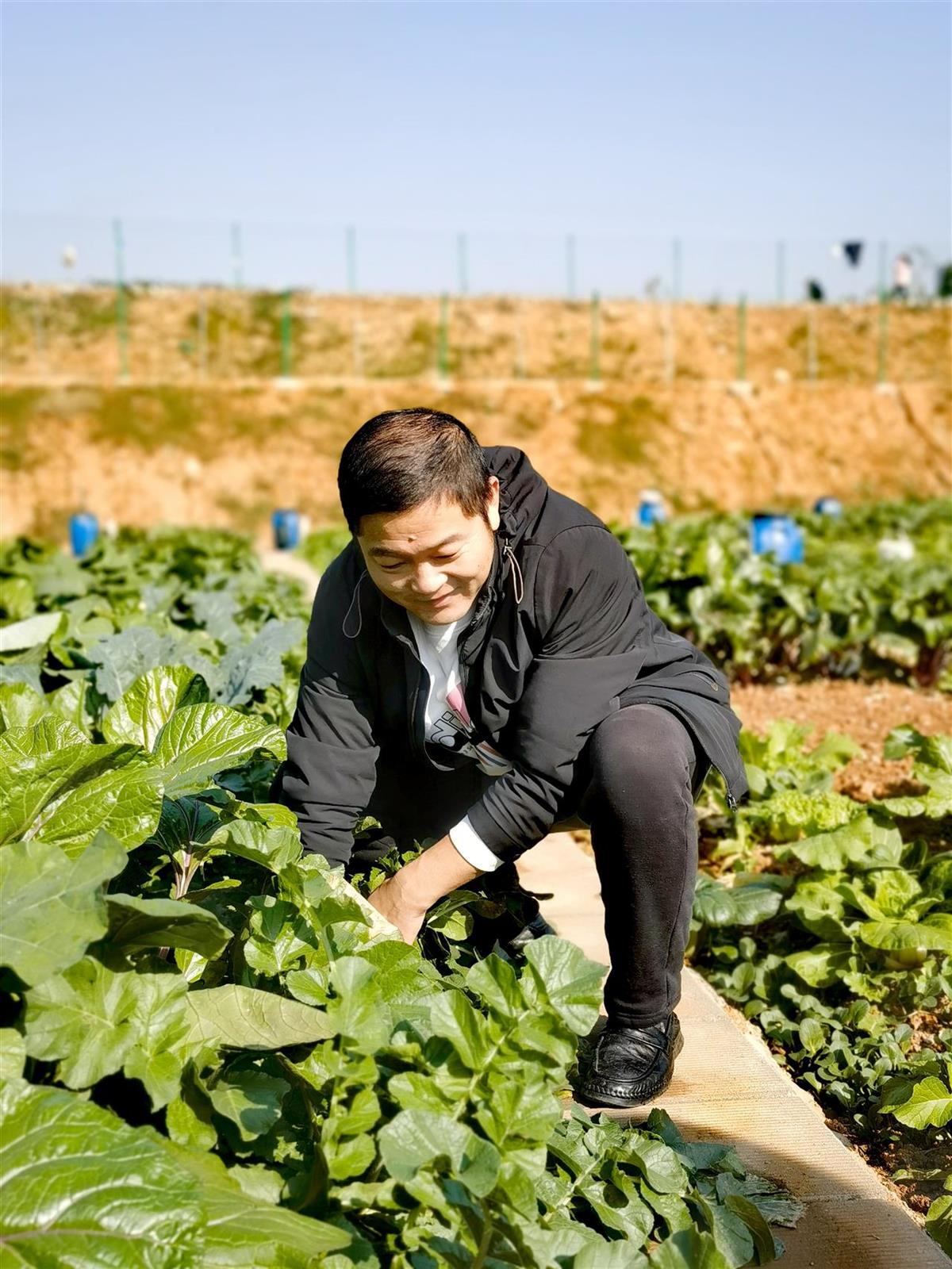 覃兆介.jpg 覃兆介.jpg