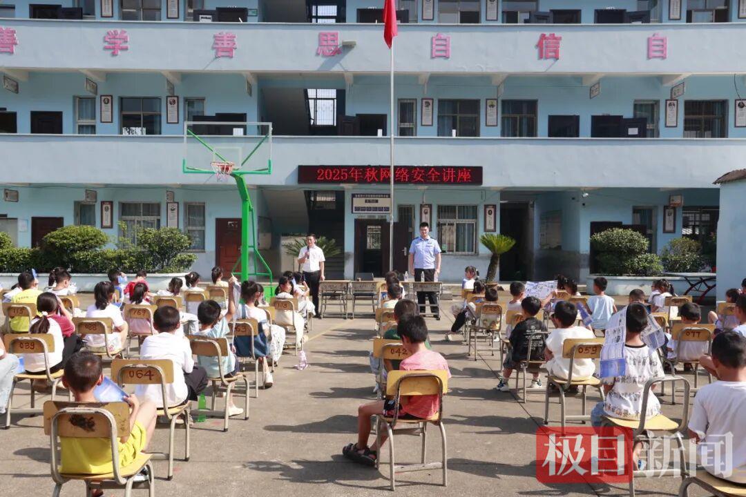 6FE9C3644BCF55F9BF98CF122F45AC48.jpg 6FE9C3644BCF55F9BF98CF122F45AC48.jpg