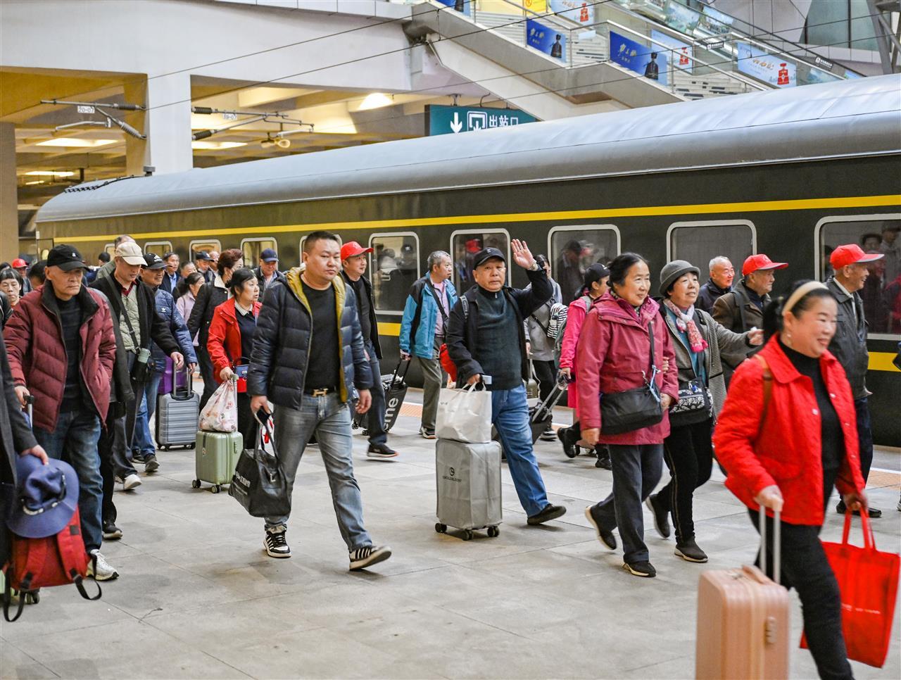 专列2.jpg 专列2.jpg