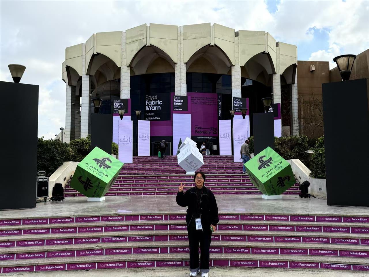胡倩雯参加埃及展会.jpg