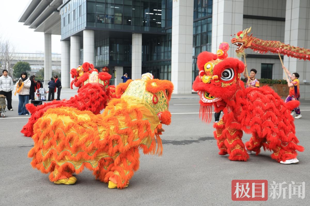 图为元宵龙狮校园巡游活动现场 摄影：芮雨欣 (5).JPG