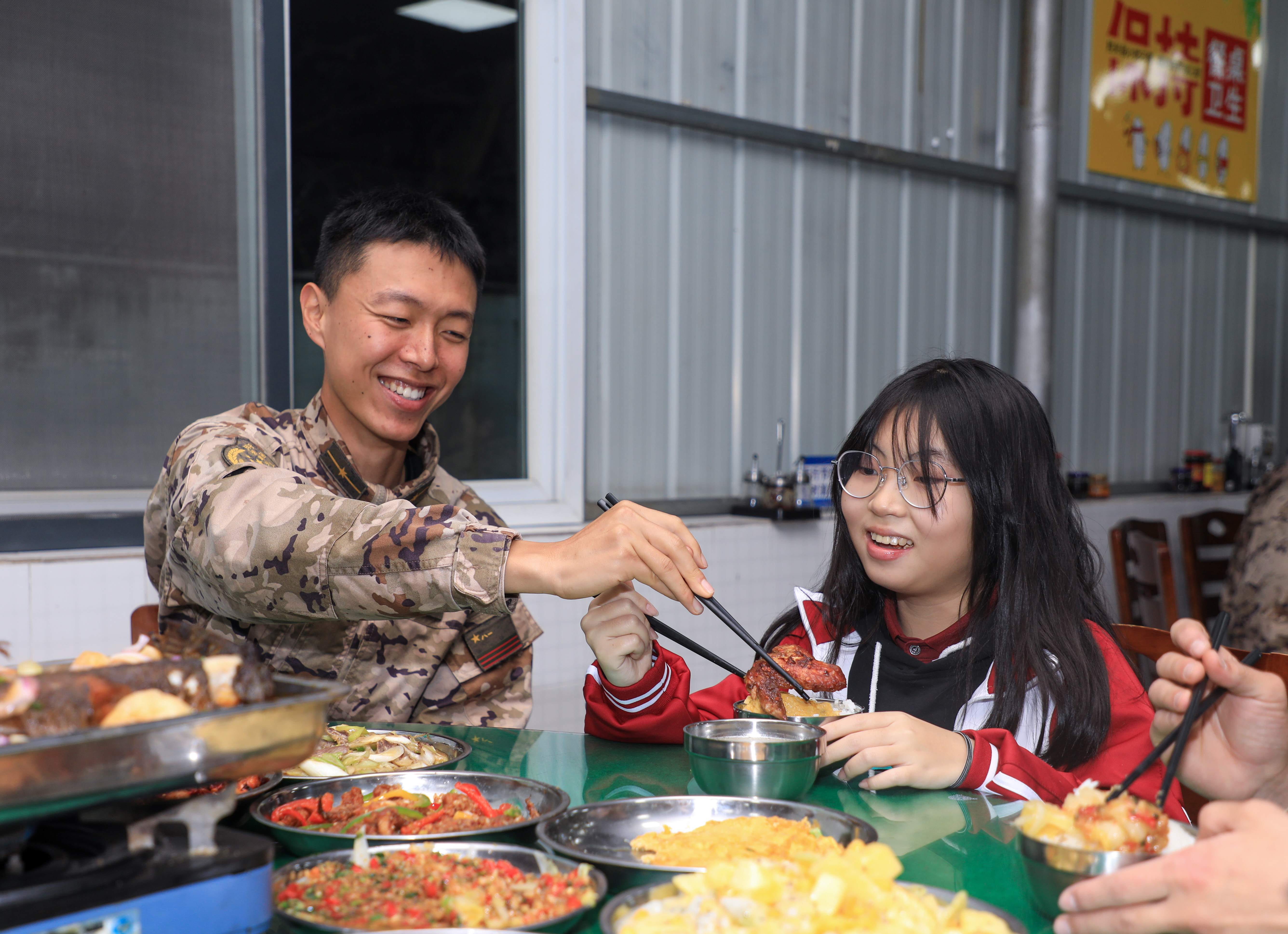 广西武警总队庞湘华图片