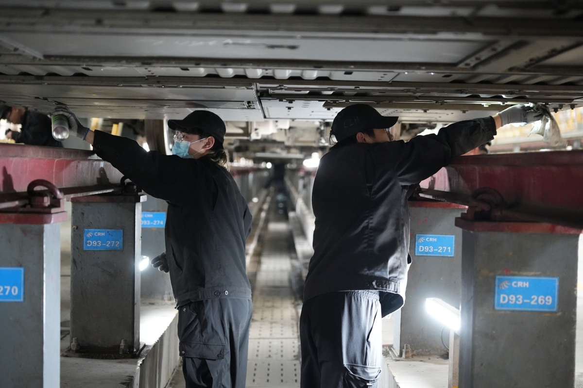 动车2.jpg 动车2.jpg