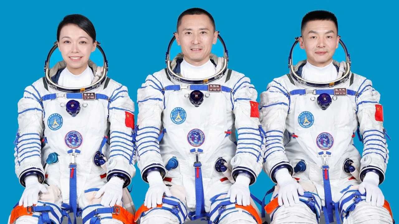 神舟二十三号载人飞船明晚发射！航天员乘组确定，“天宫”将迎来首位来自中国香港的航天员