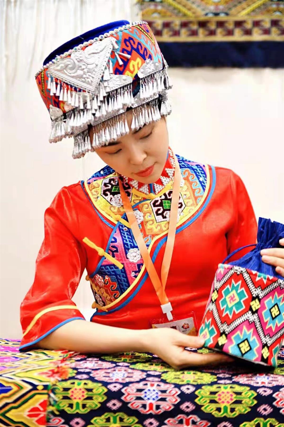 e有绝活|土家织锦"西兰卡普"走进日常生活