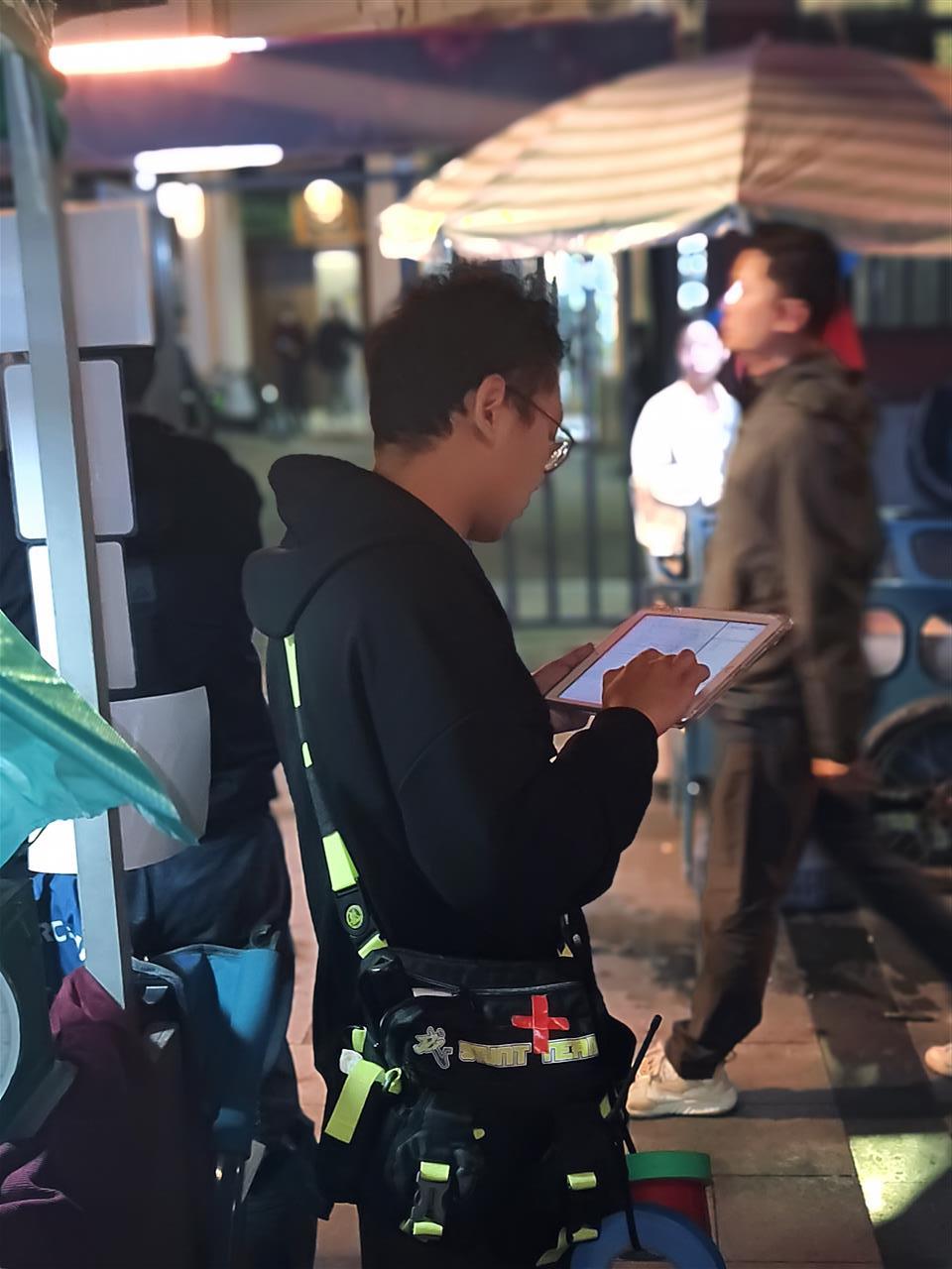 7 孙照翔在视效组工作照。.jpg