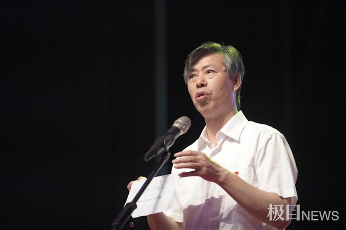 rap说唱,校长喊话,武钢三中高三学子毕业典礼燃爆了 | 极目新闻