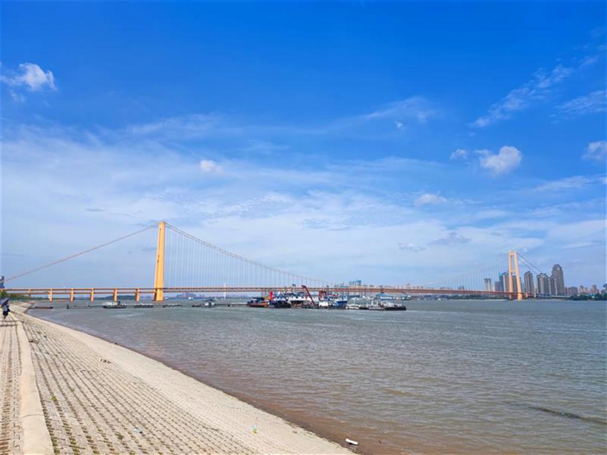 武汉升级版江滩即将上新八铺街堤江滩展露容颜