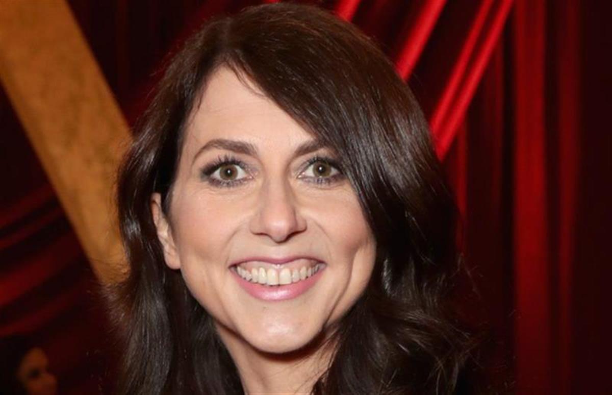 离婚离成世界女首富,麦肯齐从分手费里拿出90亿美元豪捐 | 极目新闻