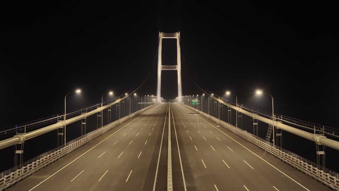 星光大道即将启航！双柳长江大桥璀璨亮灯，全面进入通车倒计时