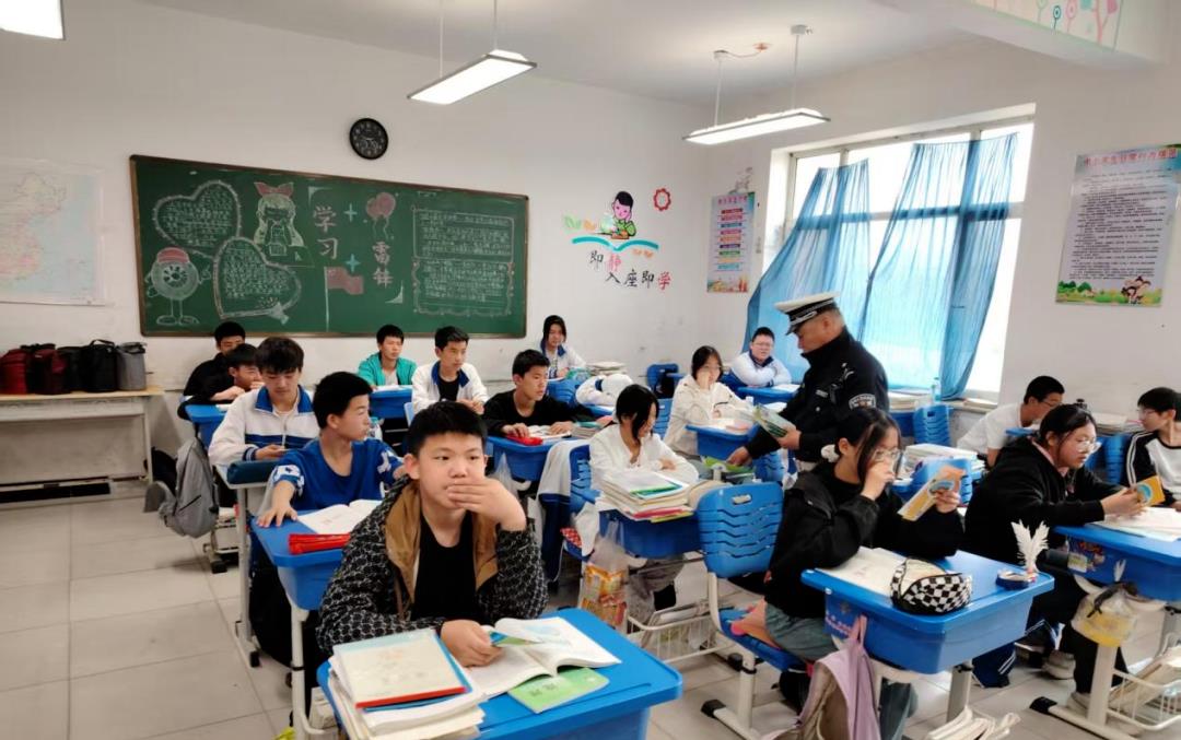 守护平安上学路，哈尔滨市公安局双城分局开展夏防行动
