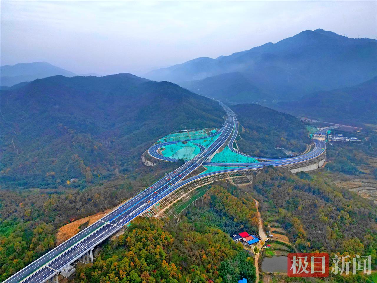 随州至信阳高速公路项目顺利通过交工验收 (1).jpg