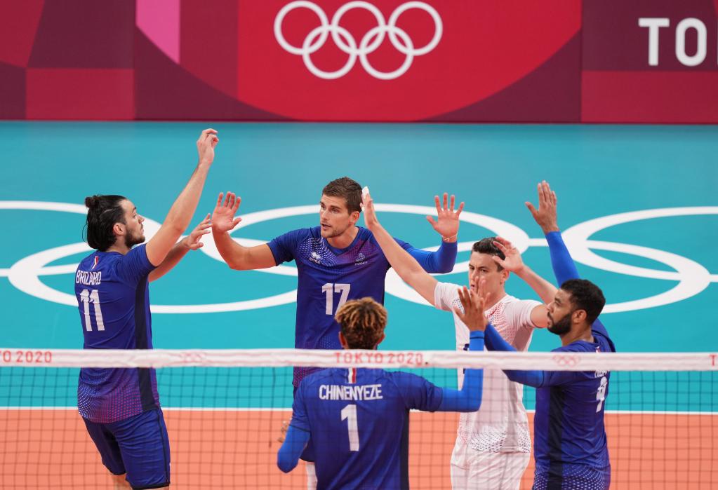 法国队首夺奥运会男排冠军 | 极目新闻