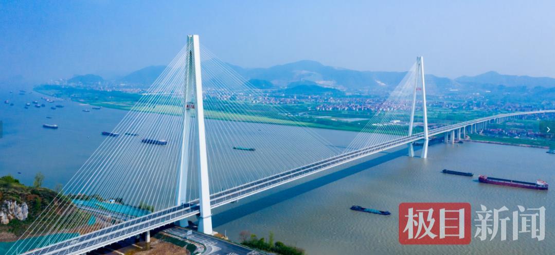 建成后的武穴長江大橋.png