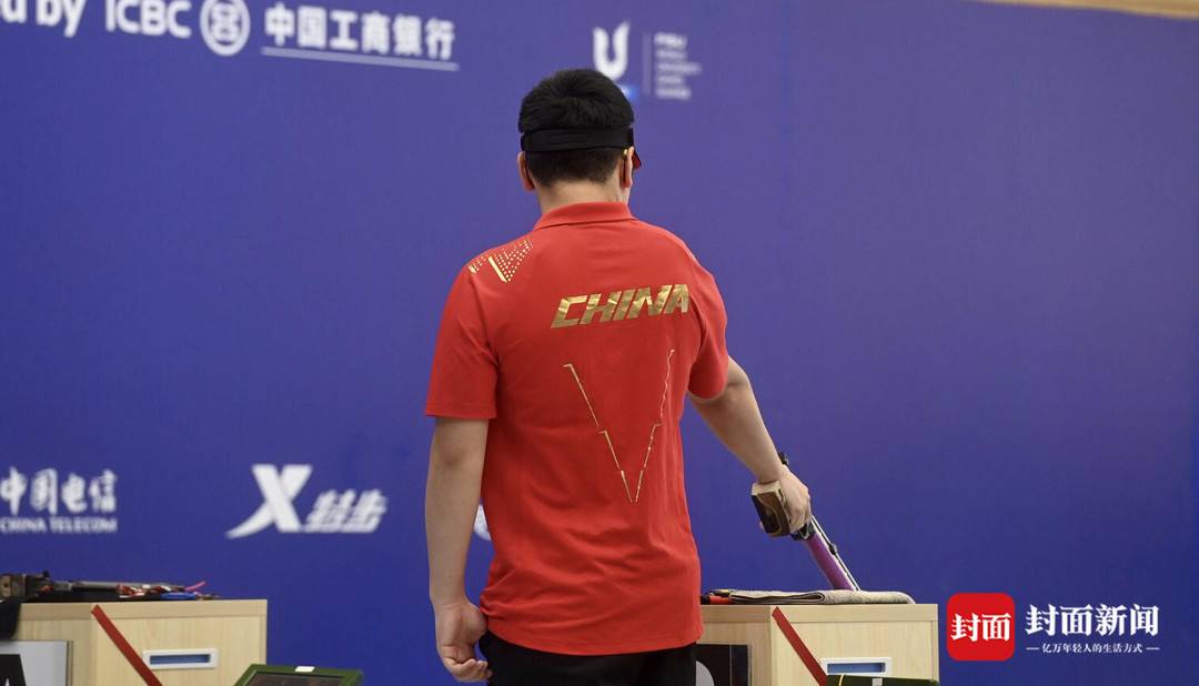 男子10米气手枪决赛胡凯为中国队再添一金 | 极目新闻