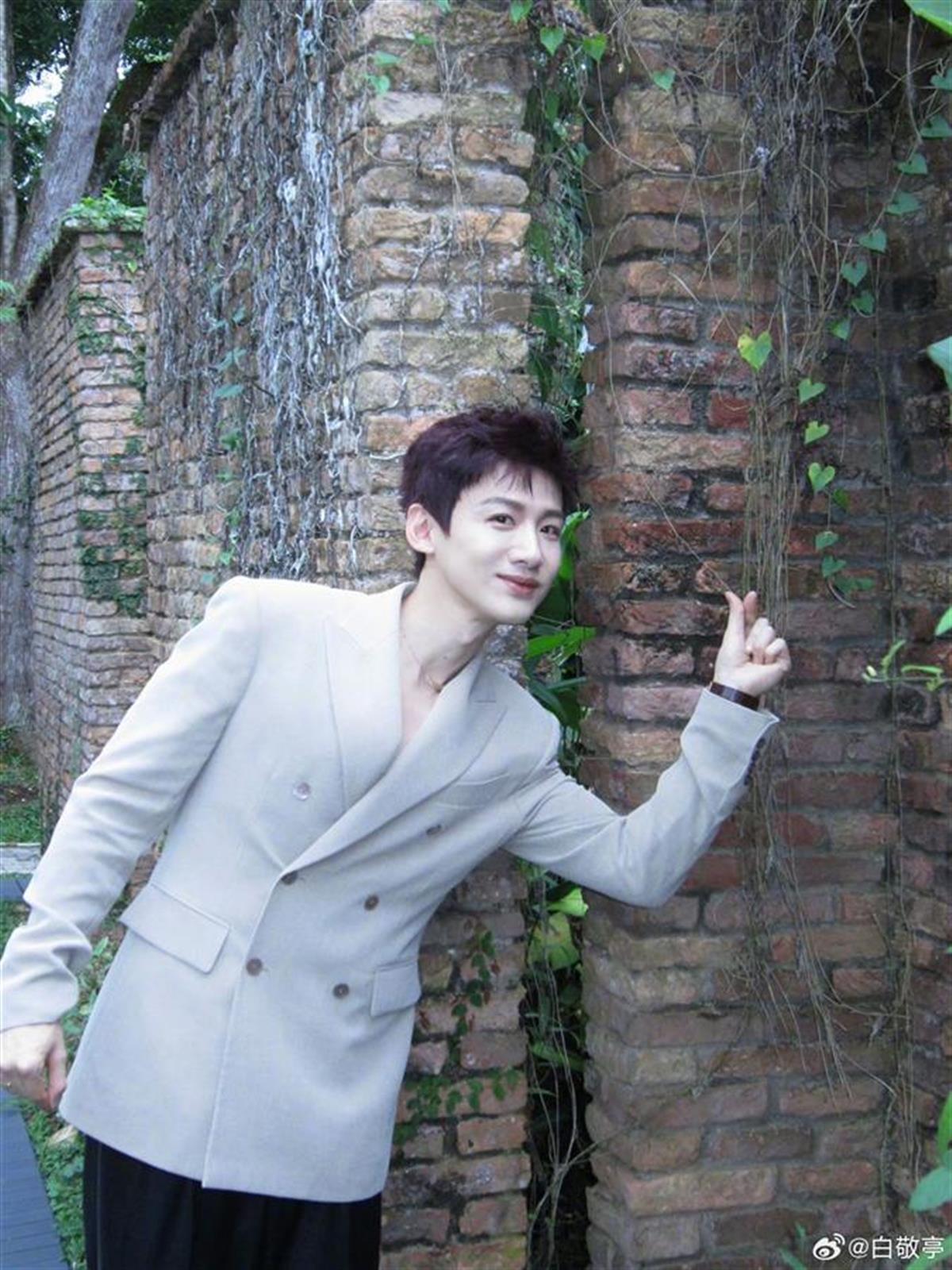 01E5ECCF7F96B85D1799201974D38F4A.jpg 01E5ECCF7F96B85D1799201974D38F4A.jpg