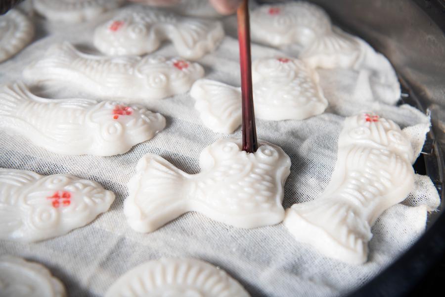 GLOBALink | Festive vibes ahead of Spring Festival in ancient villages ...