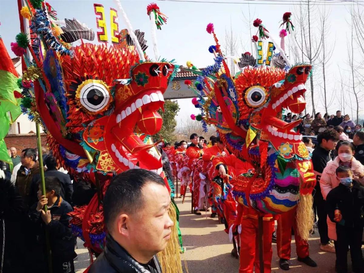 龙灯之乡聚高龙，非遗龙灯舞出昂扬志 | 极目新闻