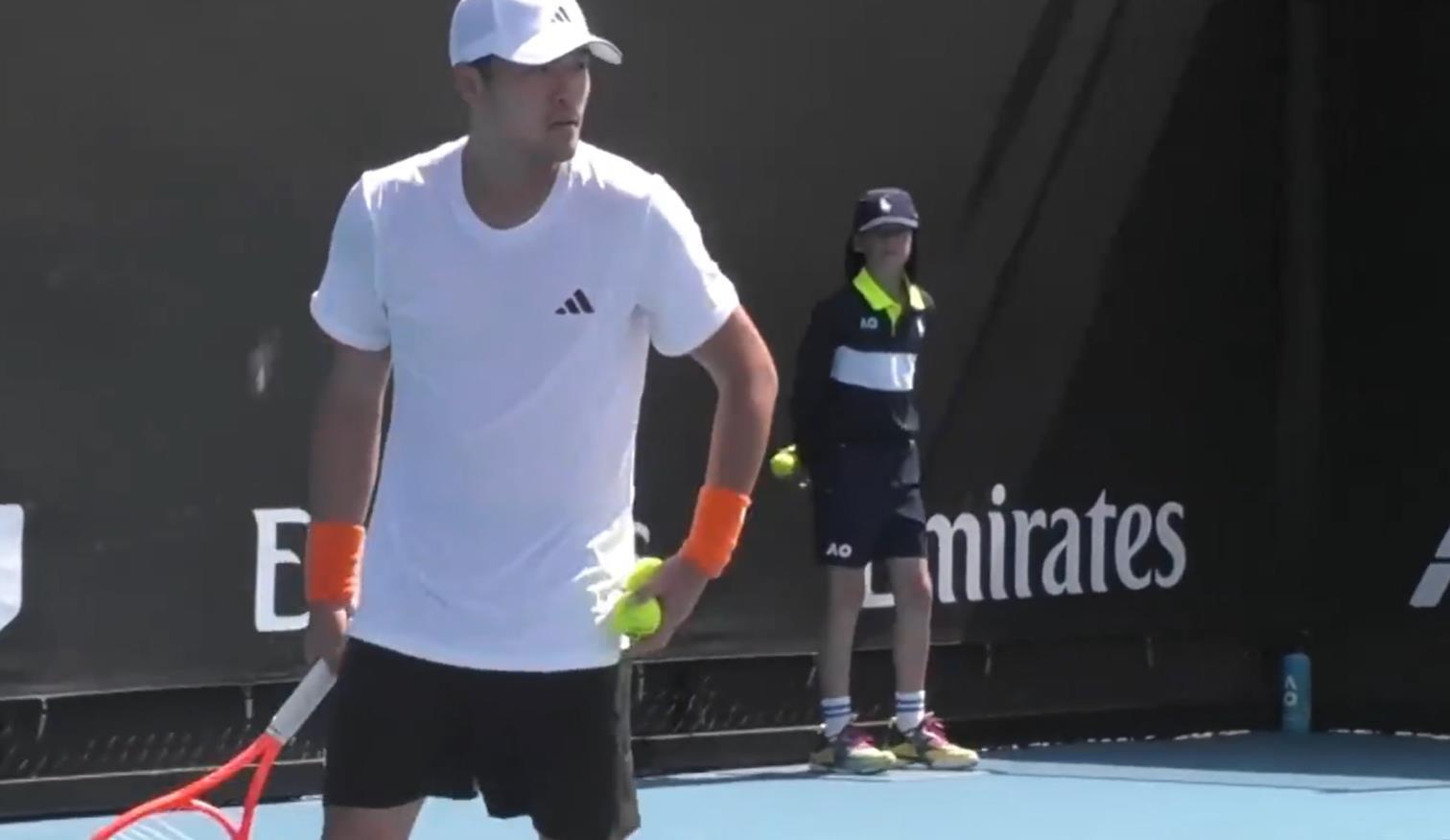 2d7c1991-681e-419d-a3c0-9883e5ba1c4a.png 中国选手澳网资格赛决胜轮晋级,两朵金花激战正酣