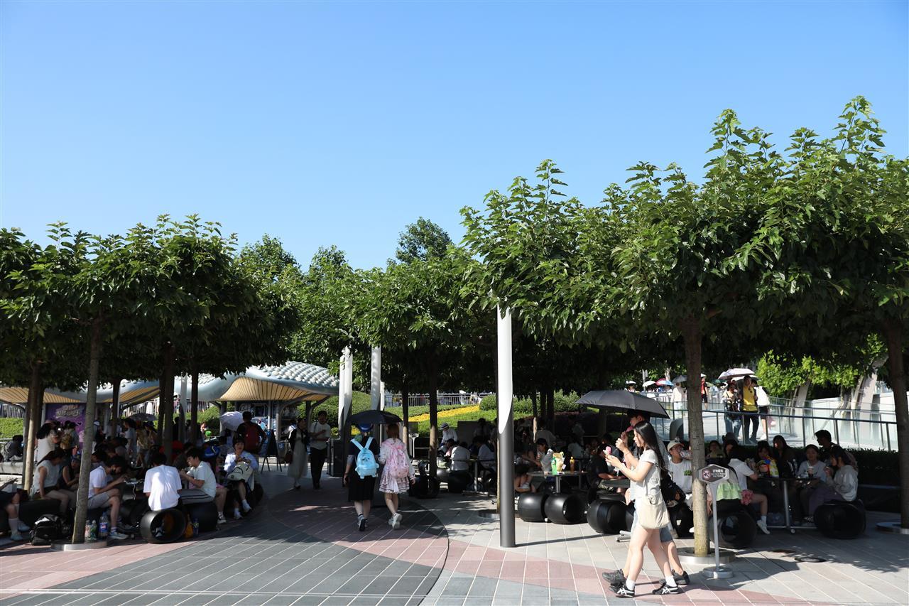 游客3.jpg 游客3.jpg