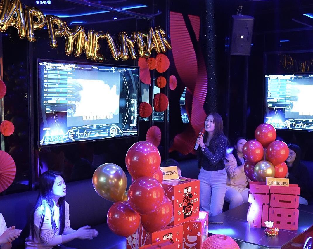 KTV发展成为综合娱乐空间 图源：商家供图.png