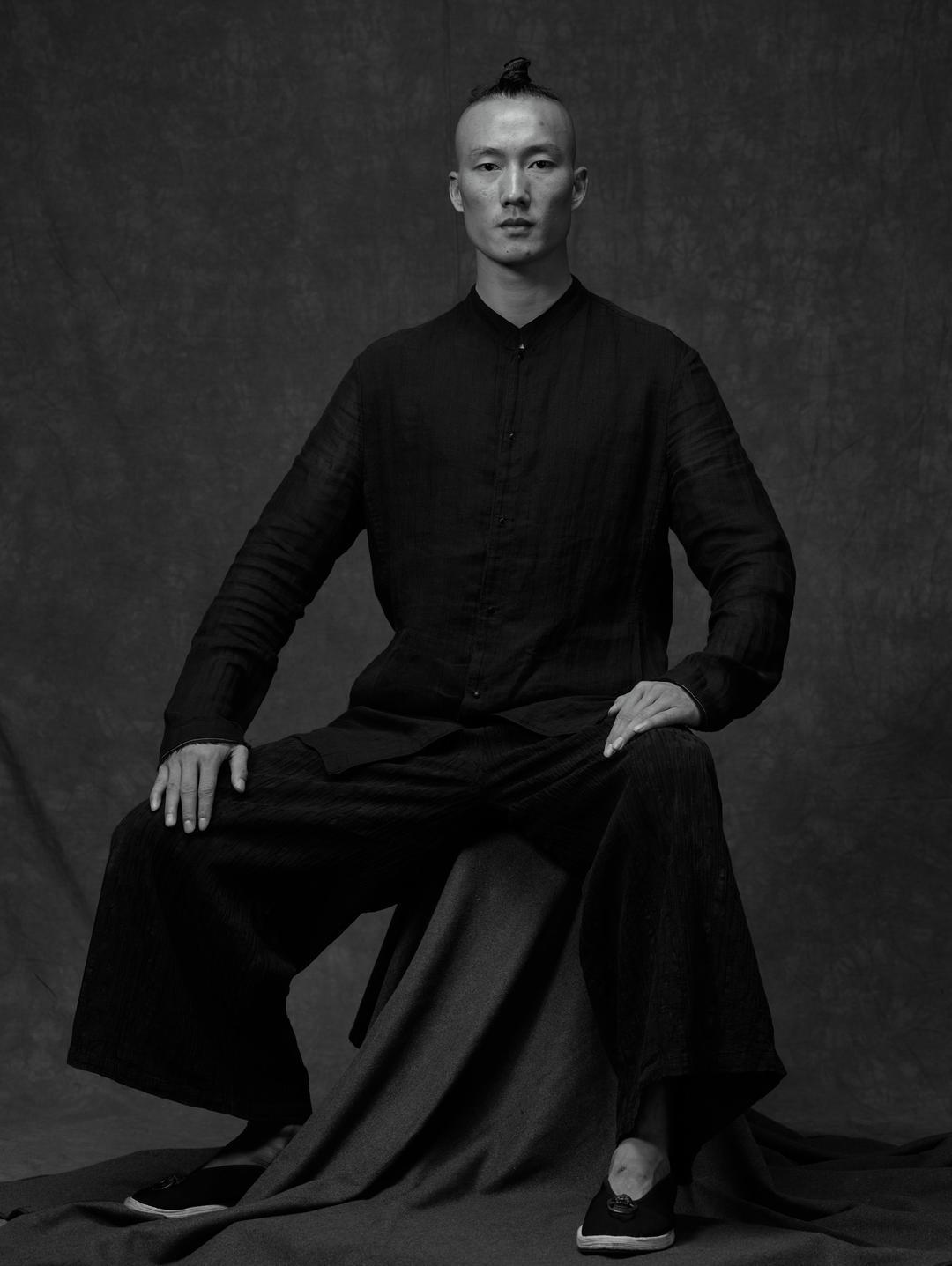 从杨丽萍御用男主到《天地树》导演，朱凤伟：希望用舞蹈连接天地人 | 极目新闻