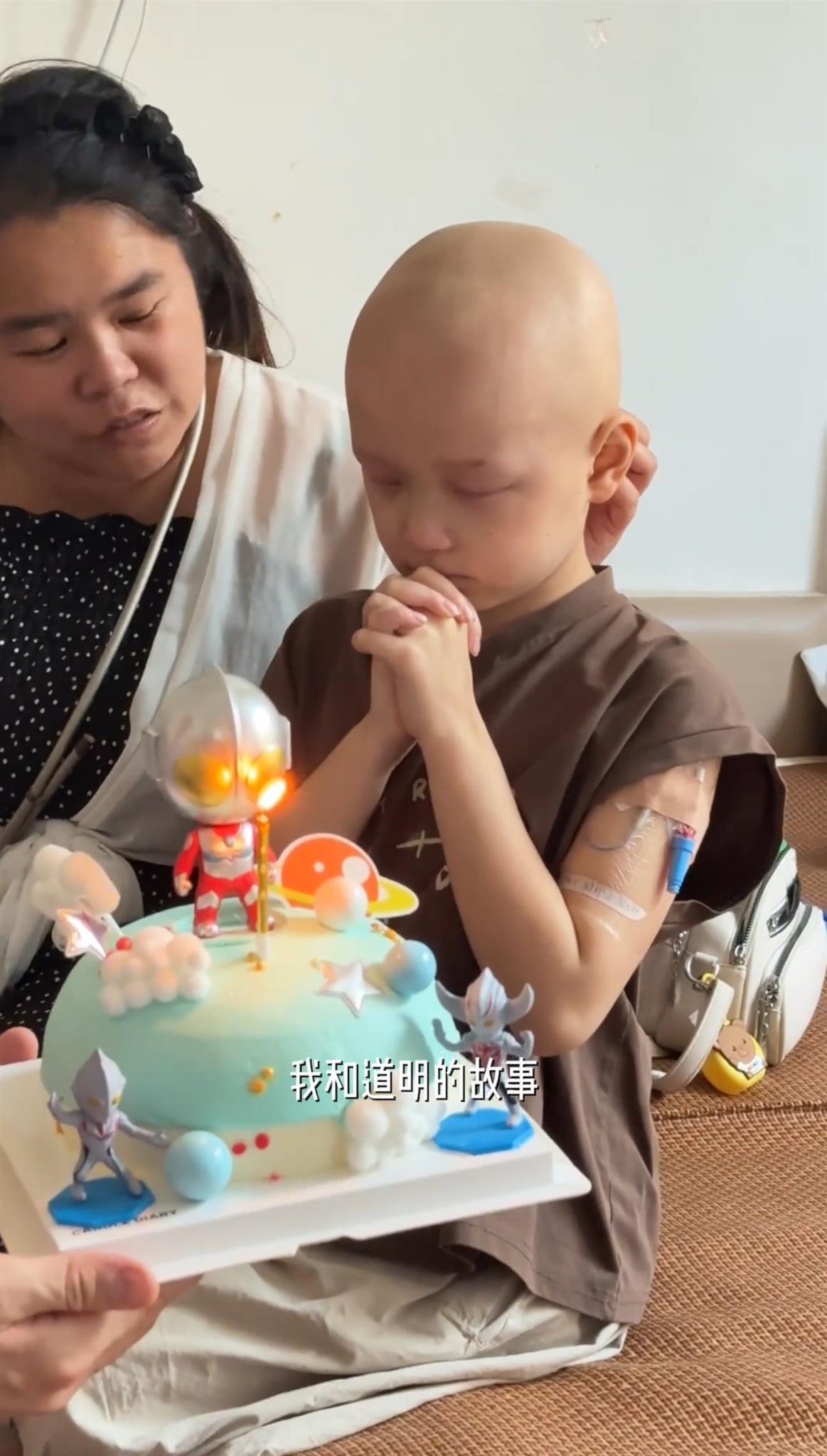 吴克群在演唱会号召为肿瘤患儿捐款，此前在济南一出租屋给他送生日蛋糕，两人还有一个约定