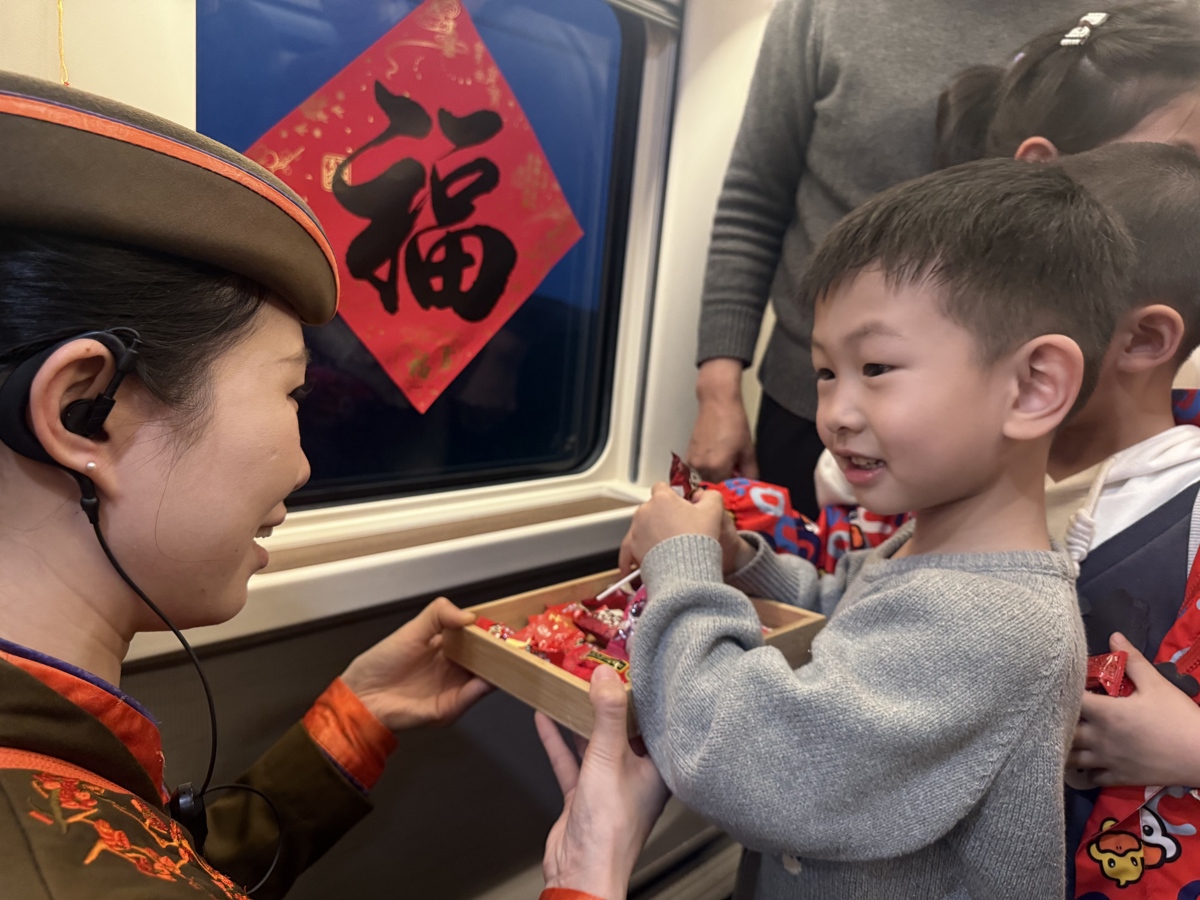 高铁.jpg 高铁.jpg