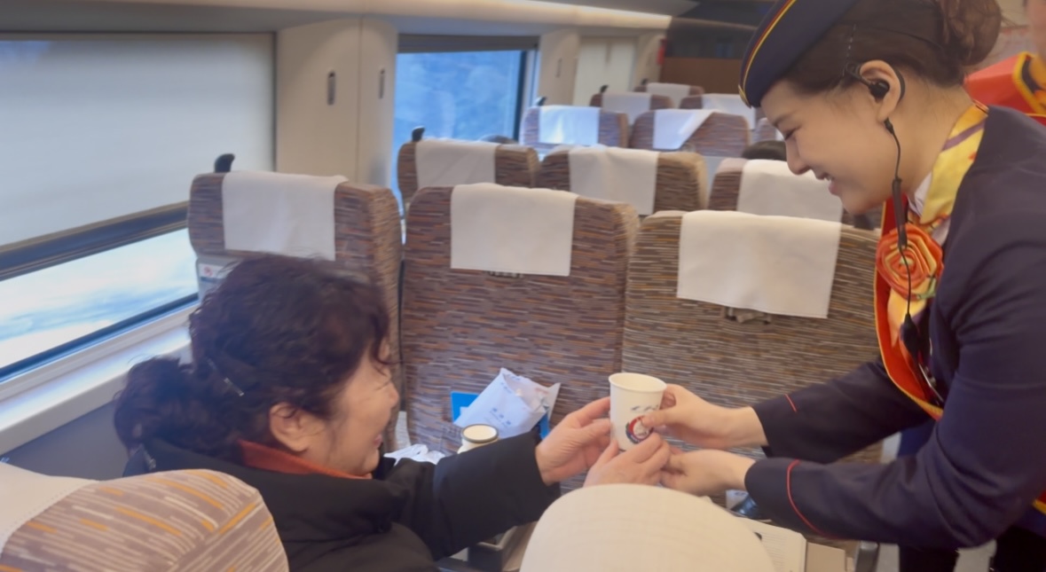 高铁.jpg 高铁.jpg