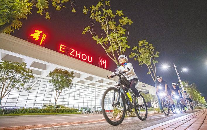 A glimpse of Ezhou Huahu Airport | 极目新闻