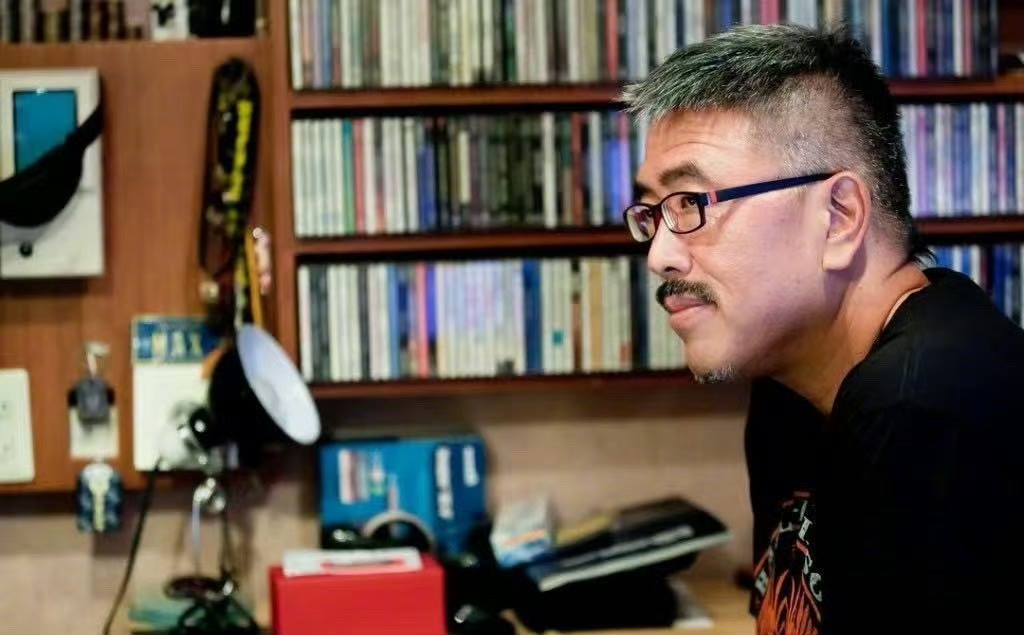 屠颖曾晒多地跑步机打卡图，昆明、吉隆坡、临沂等地都曾有过相关记录