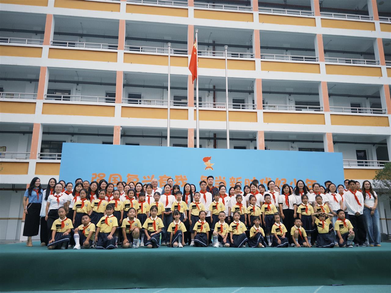 eed2a5dd1a4eeedce5a200e0bee77d2f.jpg eed2a5dd1a4eeedce5a200e0bee77d2f.jpg