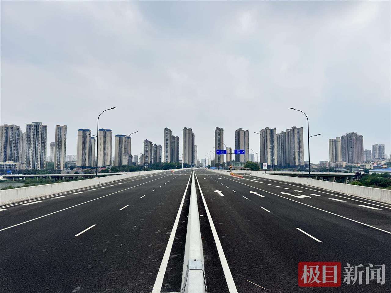 城西路互通桥 张春晖摄.jpg