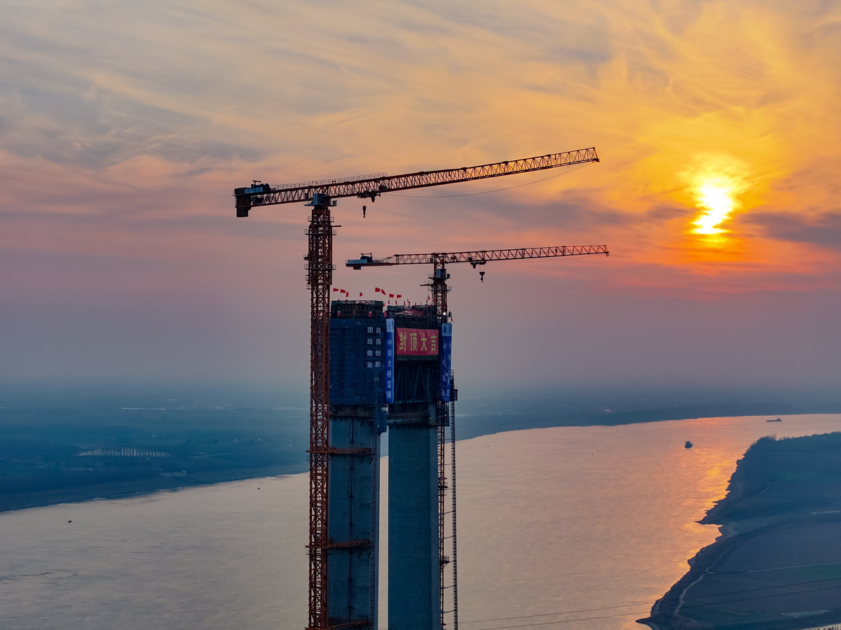 4.落日染金大桥主塔.JPG 4.落日染金大桥主塔.JPG