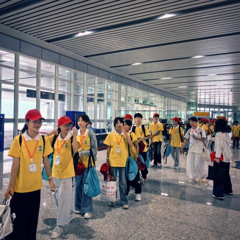 西十高铁开通后首个暑运：十堰东站开行破百趟，文旅走廊跑出“服务加速度”