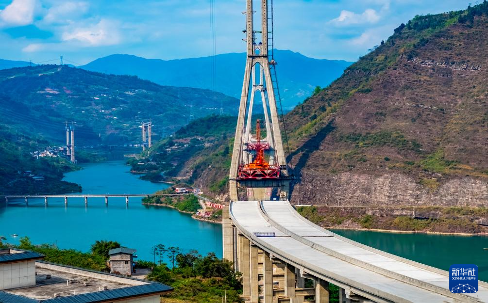 云南绥江新市金沙江特大桥有序推进