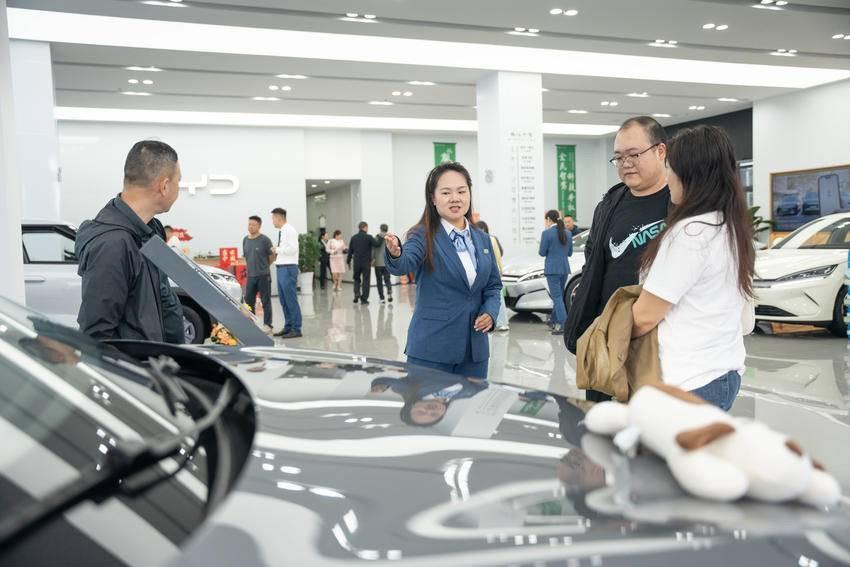 汽车.jpg 汽车.jpg