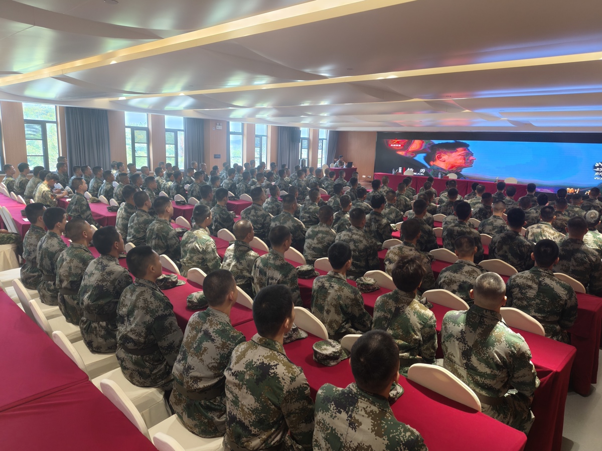 预定新兵集中观看纪录片(摄影 夏丹).jpg 预定新兵集中观看纪录片(摄影 夏丹).jpg