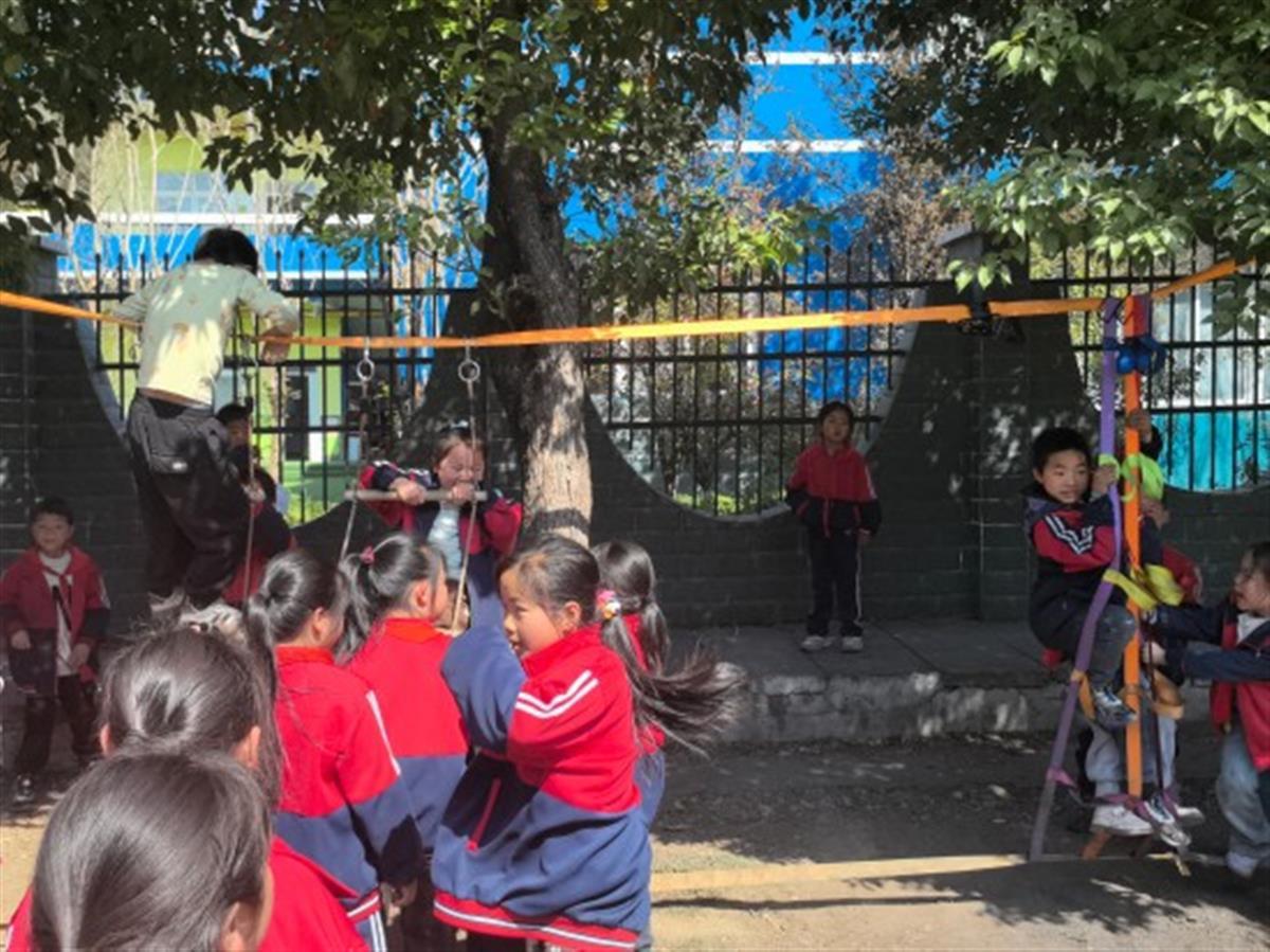 攀爬1.png 攀爬1.png