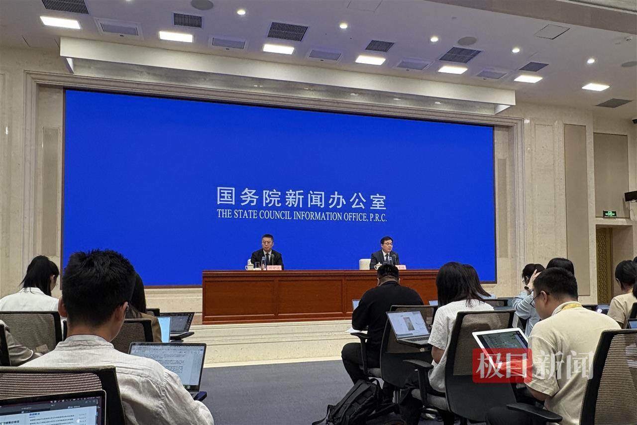 国家统计局：4月全国城镇调查失业率比上月下降