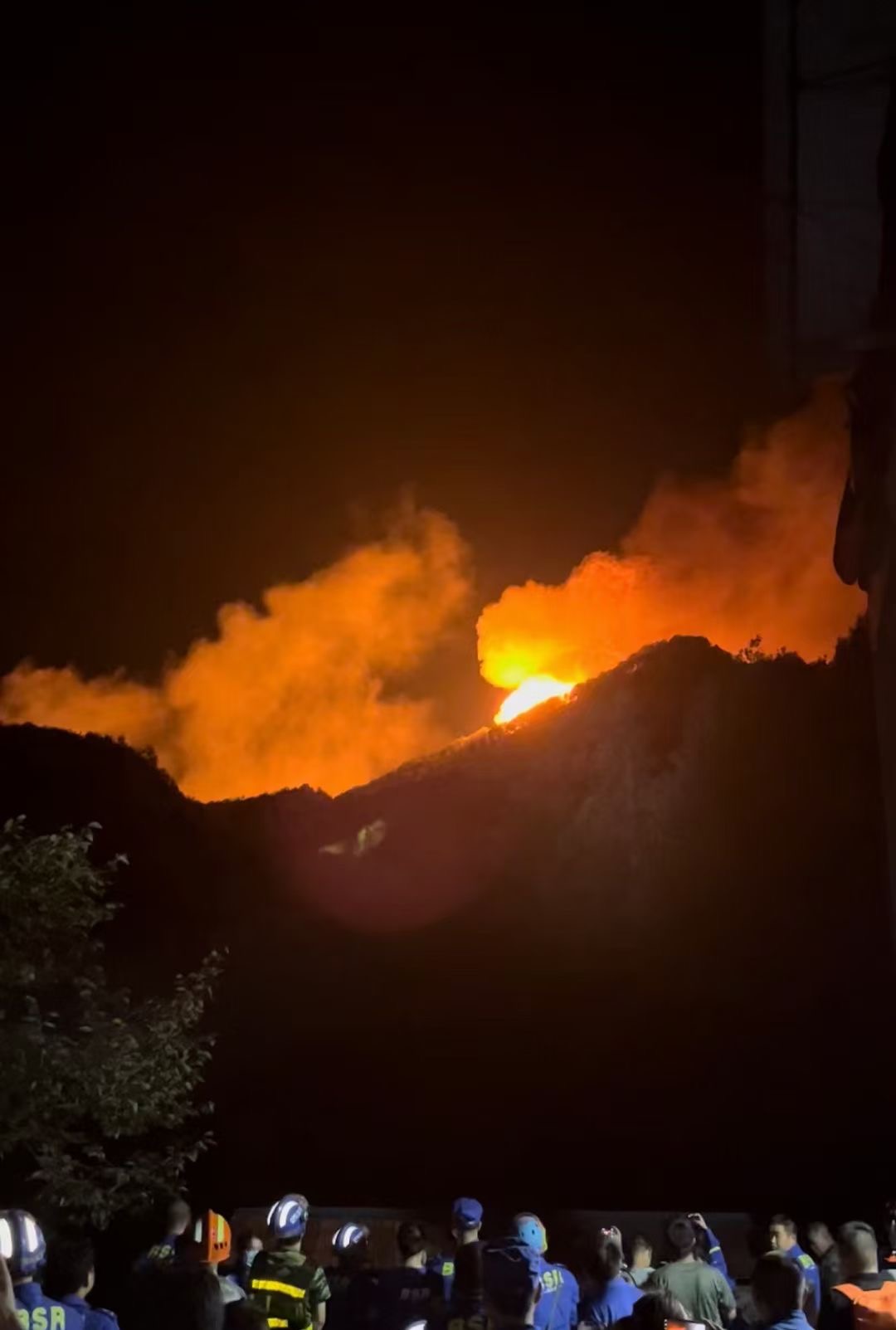 高峰山火灾图片