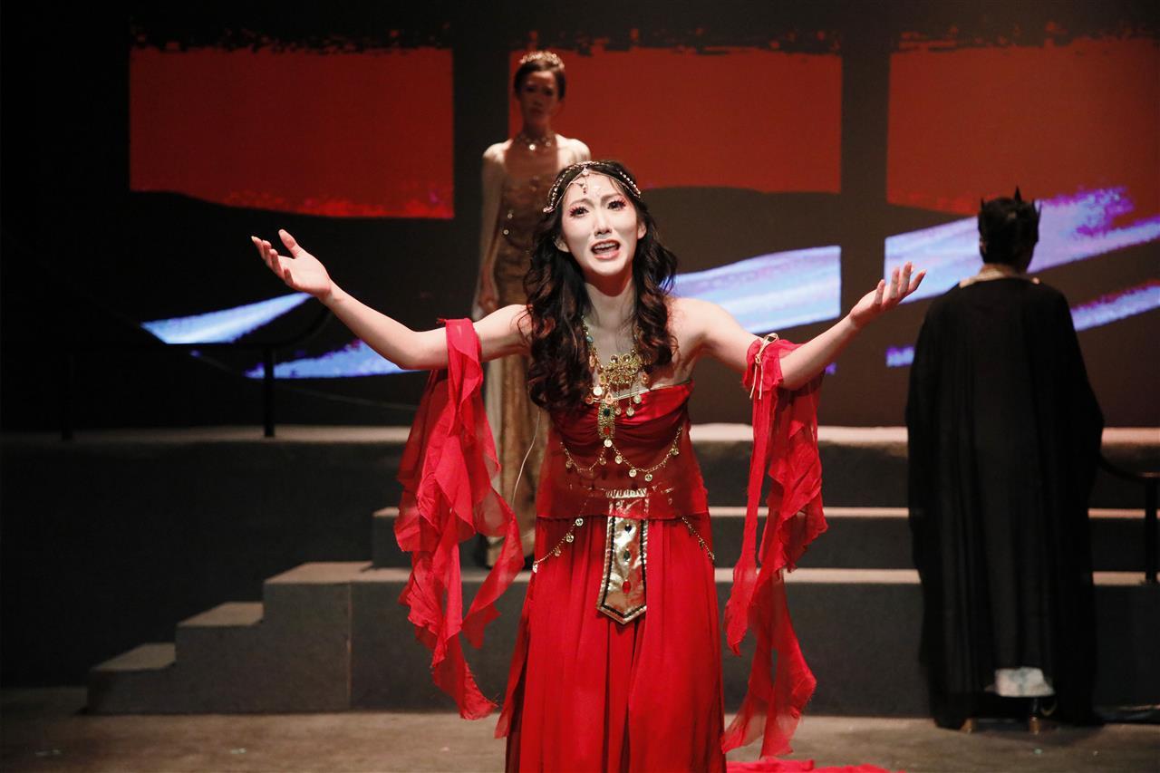 10 成龙影视传媒学院表演（戏剧表演方向）2102班毕业大戏《狂飙》剧照。刘恒 摄.JPG