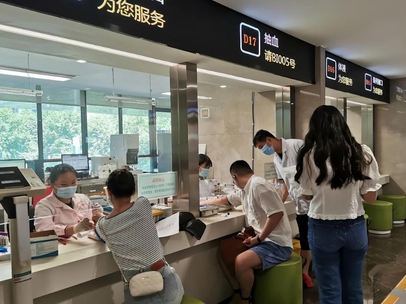 杭州小情侣扎推报到！医生连连摇头：年轻人问题真不少 | 极目新闻